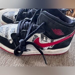 Nike Air jordan 1 GOAT times Newspaper size 9 C 9c toddler boy